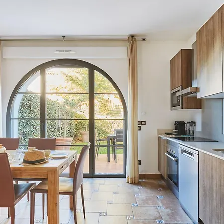 L Oree De Milady 3* 比亚里茨