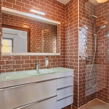 L Oree De Milady 比亚里茨